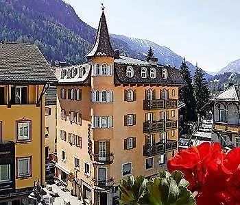 Central Hotel Szálloda Moena